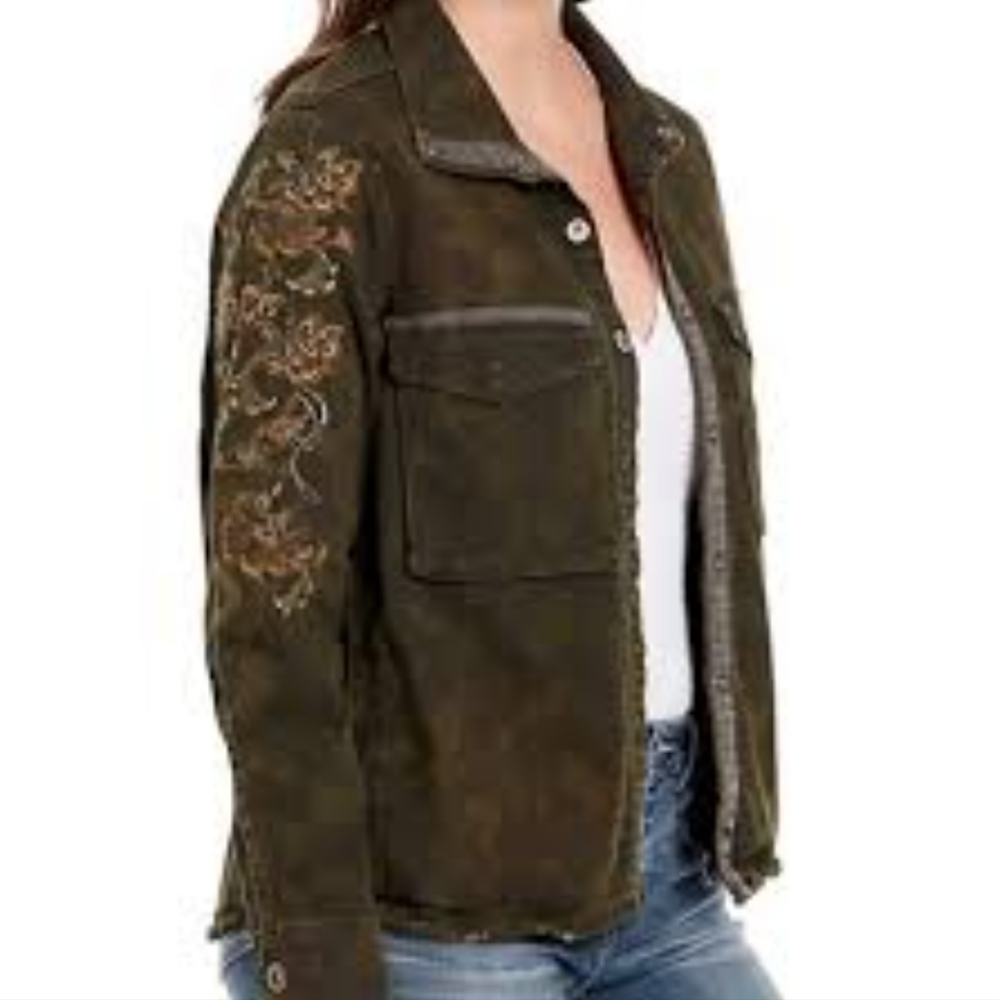 🌷3/$15🌷 Vintage America Green Camo Embroidered Jacket